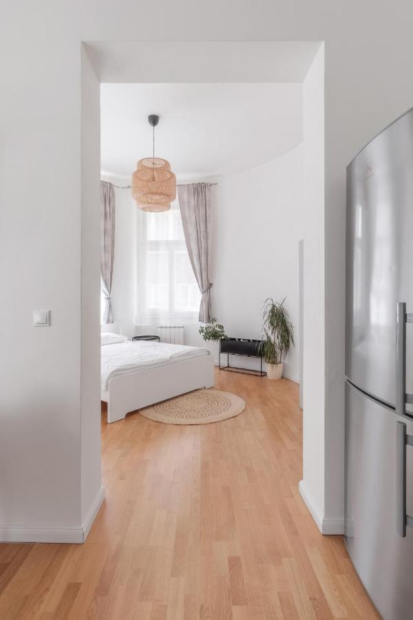 Luminous Apartment For 2 Near Wenceslas Square By Prague Days エクステリア 写真