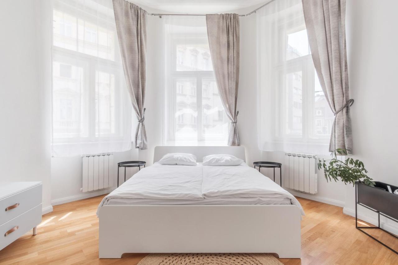 Luminous Apartment For 2 Near Wenceslas Square By Prague Days エクステリア 写真