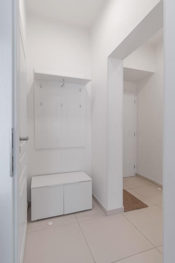 Luminous Apartment For 2 Near Wenceslas Square By Prague Days エクステリア 写真