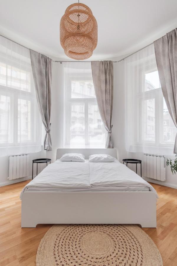 Luminous Apartment For 2 Near Wenceslas Square By Prague Days エクステリア 写真